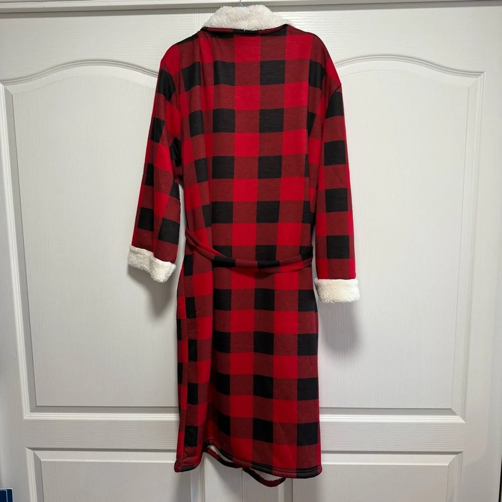 Men’s London Fog Plaid Sherpa lined Robe - Picture 7 of 7